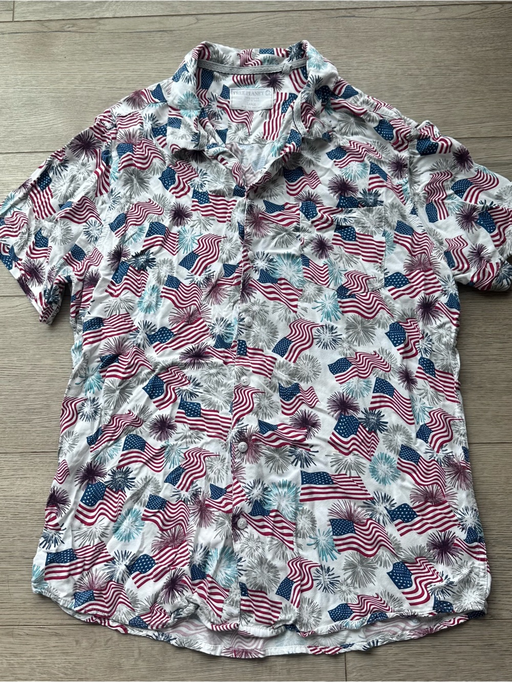 Free Planet Malibu Patriotic American Flag Fireworks Button Front Shirt Boys L